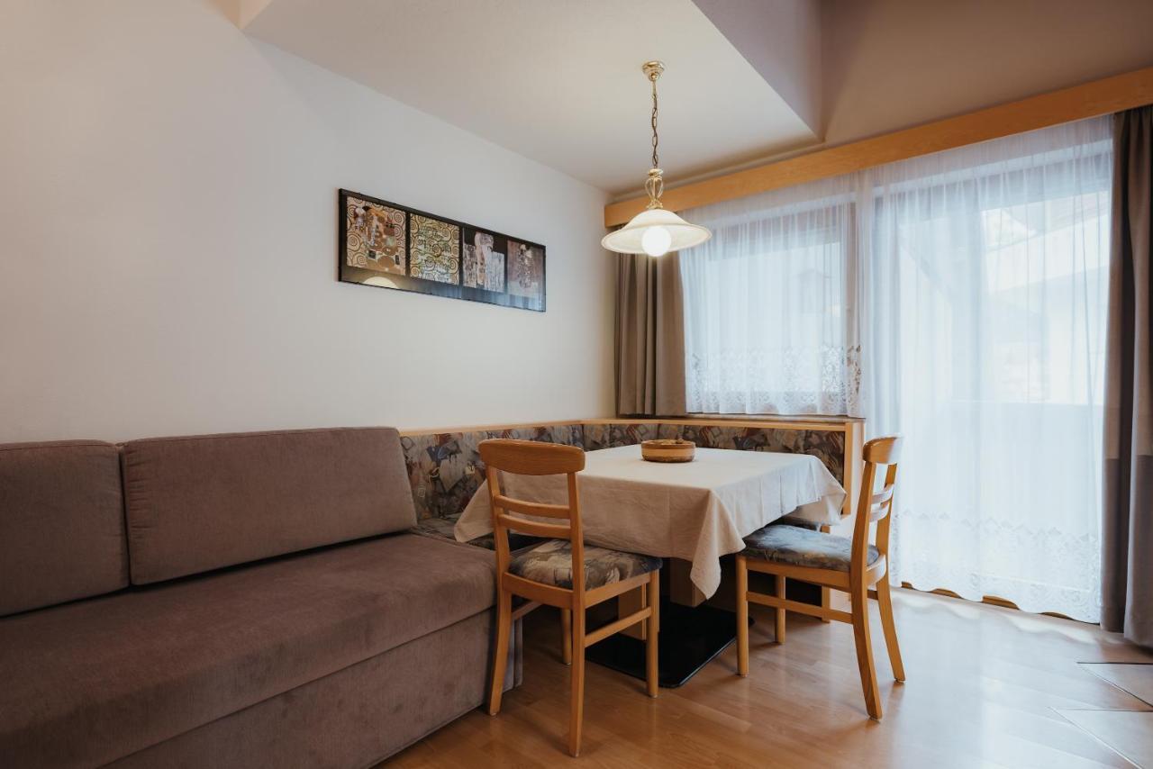 Residence Chalet Pinis Corvara In Badia Εξωτερικό φωτογραφία