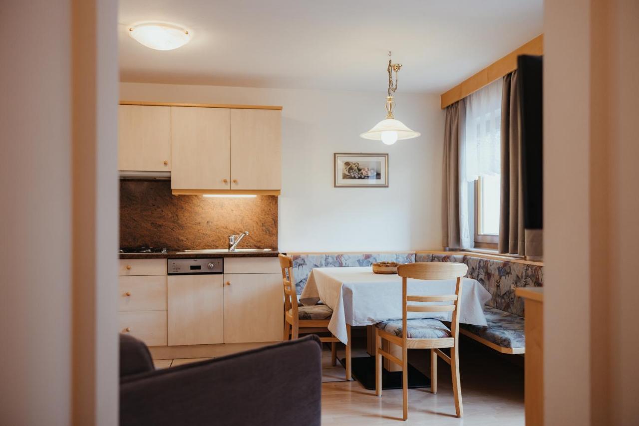 Residence Chalet Pinis Corvara In Badia Εξωτερικό φωτογραφία