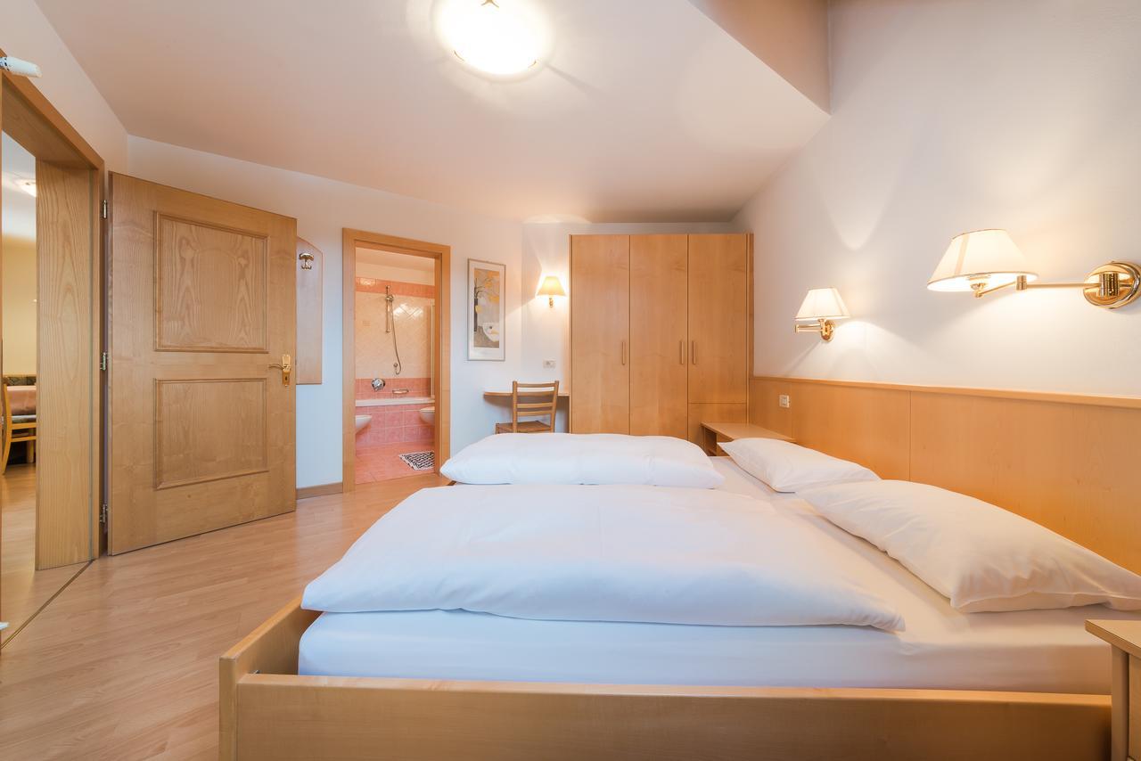 Residence Chalet Pinis Corvara In Badia Εξωτερικό φωτογραφία