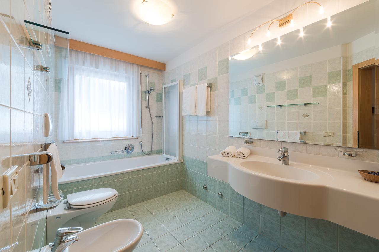 Residence Chalet Pinis Corvara In Badia Εξωτερικό φωτογραφία