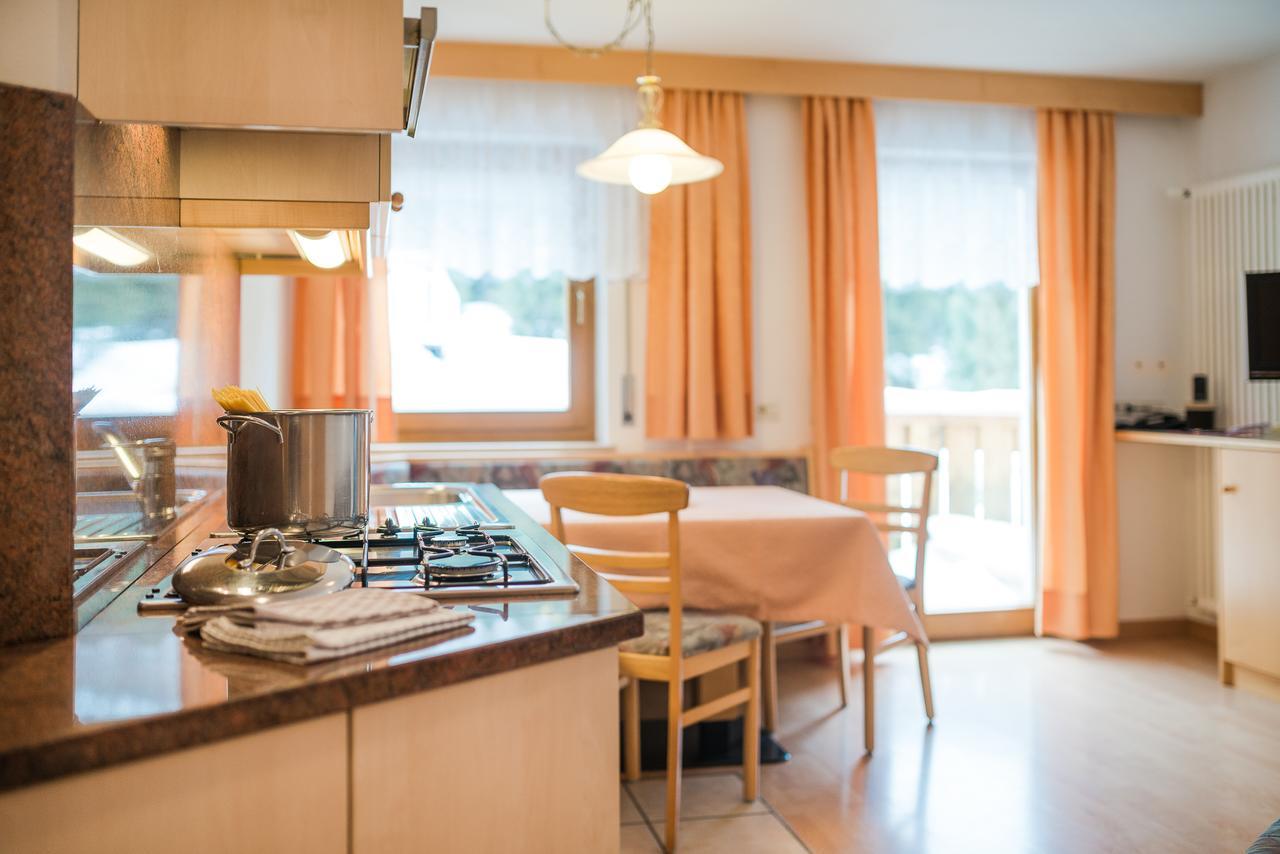 Residence Chalet Pinis Corvara In Badia Εξωτερικό φωτογραφία