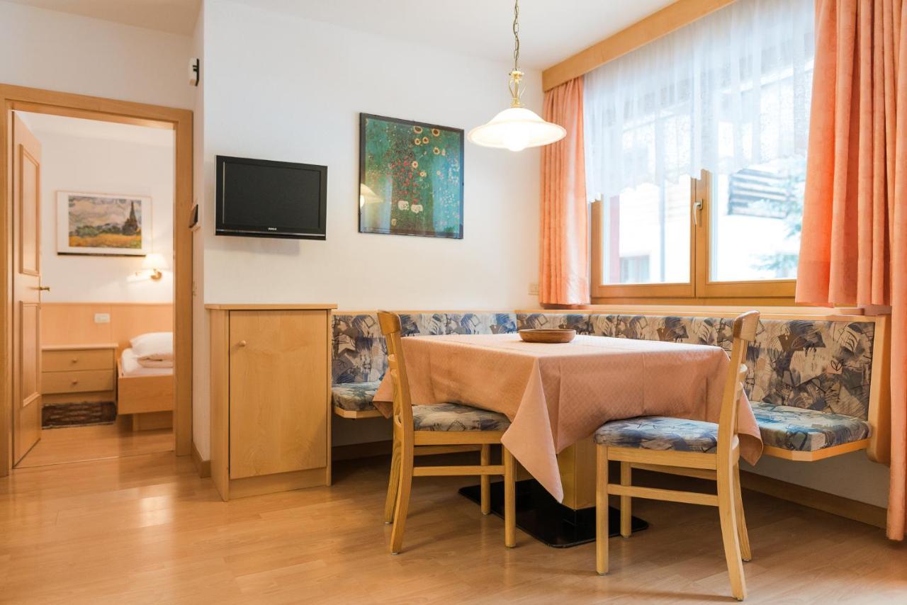 Residence Chalet Pinis Corvara In Badia Εξωτερικό φωτογραφία